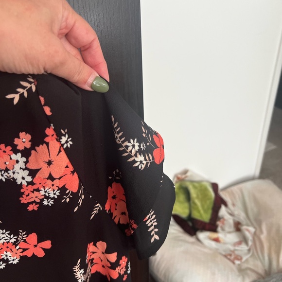 Floweral Mikhael Kors Top - Picture 4 of 7